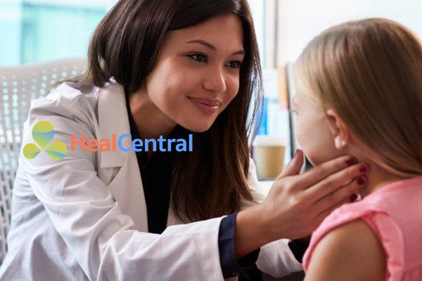 Bác sĩ tư vấn sử dụng thuốc Trahes
