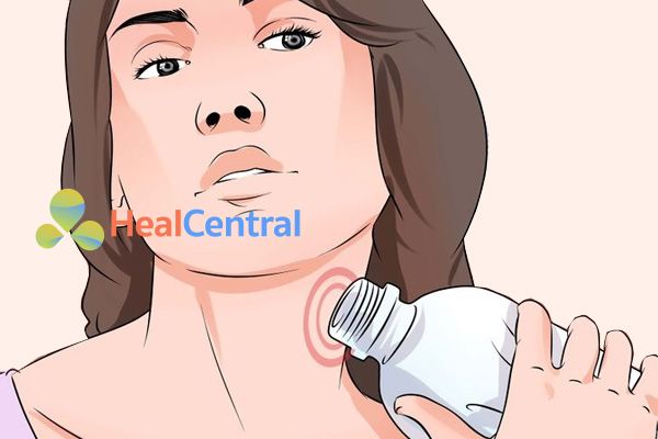 Tạo vết hickey bằng chai nhựa