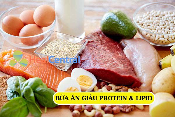 Ăn quá nhiều protein và lipid trong một bữa ăn có thể gây rối loạn tiêu hóa
