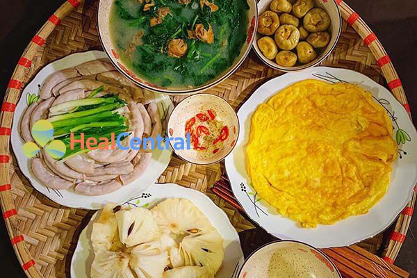 Thực đơn: Lòng non - Trứng rán - Canh trai