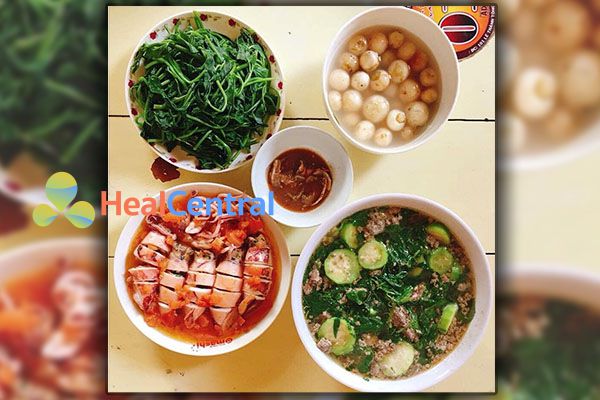  Mực nhồi - Canh mướp - Rau luộc - Cá muôi