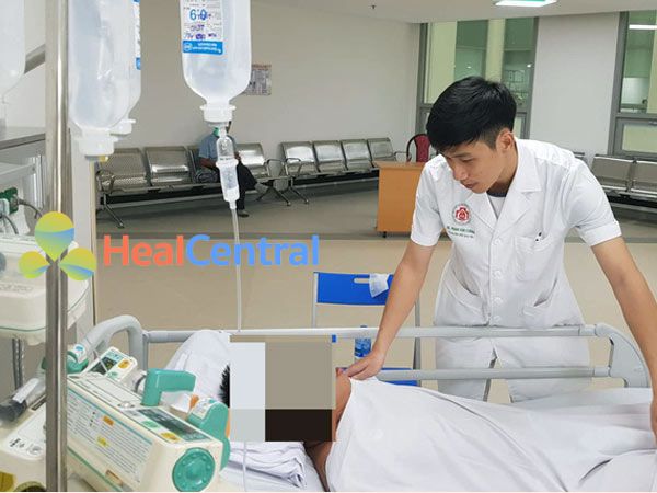 Hình ảnh bệnh nhân truyền dịch cân bằng