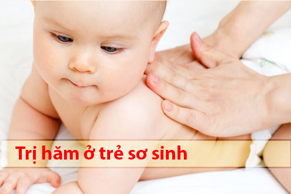 Kem bôi da Pathenol 10g sử dụng cho các vùng mông bị hăm đỏ ở trẻ sơ sinh