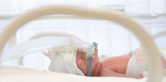 Thông khí áp lực dương ngắt quãng qua mũi ở trẻ sơ sinh