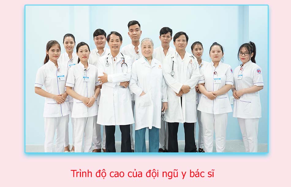 Đội ngũ y bác sĩ có trình độ cao