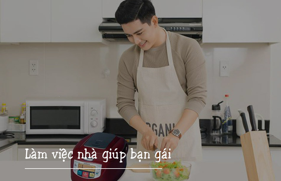 Làm việc nhà giúp bạn gái vào "mùa dâu"