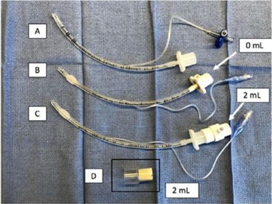 Hình 3 Ví dụ về thiết bị có thể được sử dụng để giảm thiểu khoảng chết ở bệnh nhân dưới 5 kg. A, ống nội khí quản không bóng chèn với cổng lấy mẫu đầu xa, B, NKQ có bóng chèn với đầu nối 15 mm được thay thế bằng đầu nối lấy mẫu, C, NKQ có bóng chèn với bộ lấy mẫu kèm theo, 2 mL khoảng chết được thêm vào, và D, HME không lấy mẫu, khoảng chết 2 mL